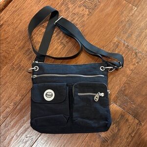 Crossbody bag
Barely used
Baggallini brand